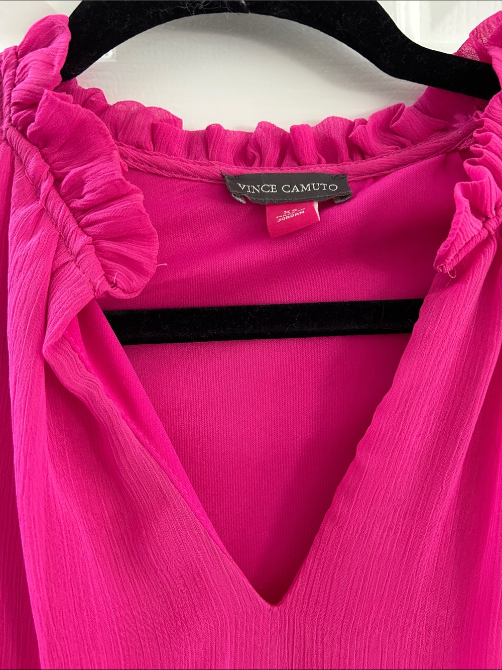 XS Vince Camuto Fuchsia Tiered Long-Sleeve Blouse - Picture 3 of 5